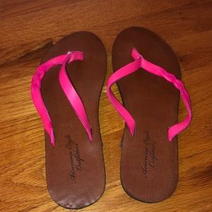 American Eagle flip flops